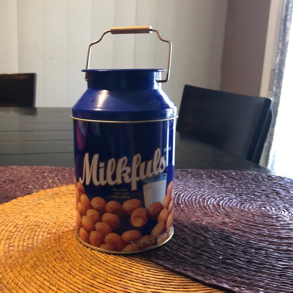 Vintage Milkfuls tin by Storck.